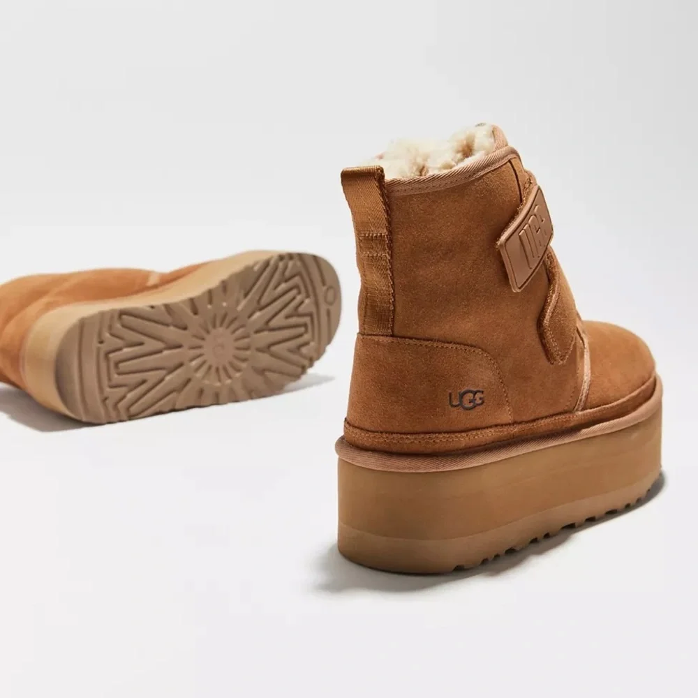 Like New! Women's UGG Neumel Platform Shearling Boots